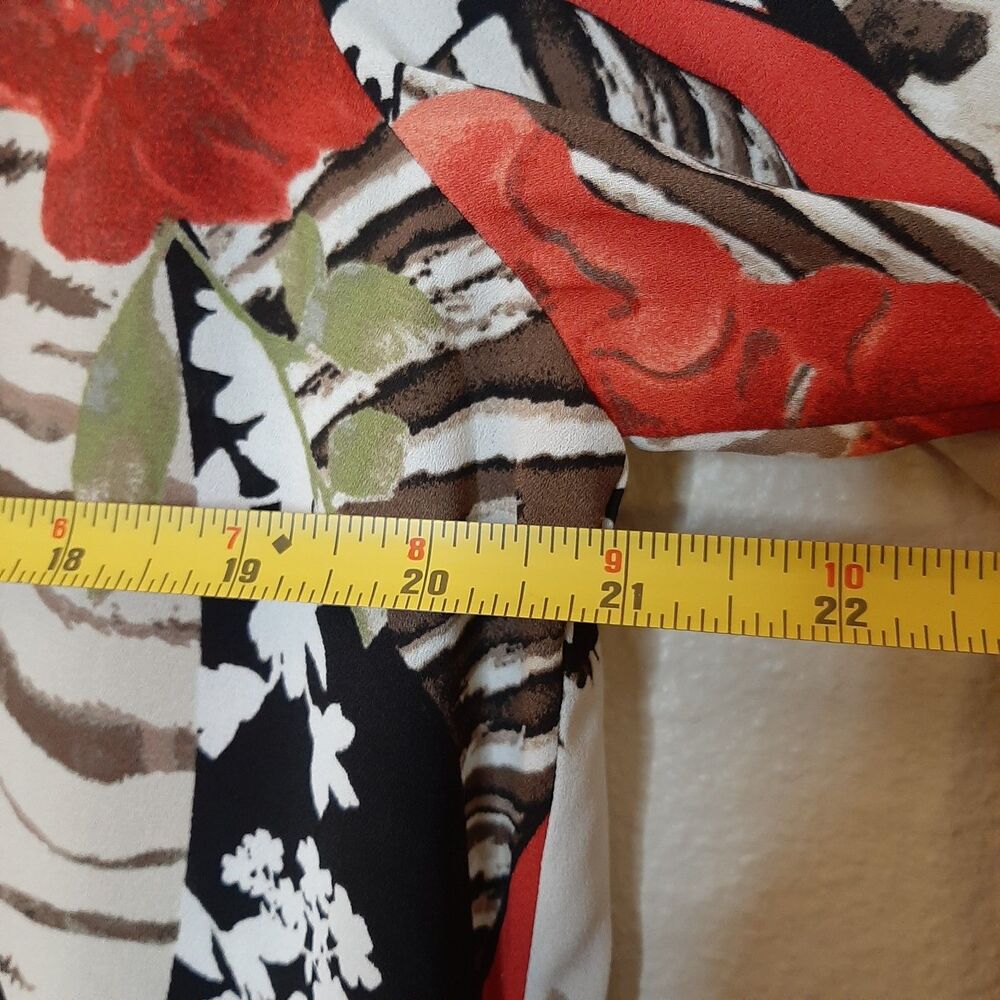 Chicos Women Asymmetrical Blouse Size 1 Multicolor Floral Roll Tab Sleeve - Picture 3 of 11